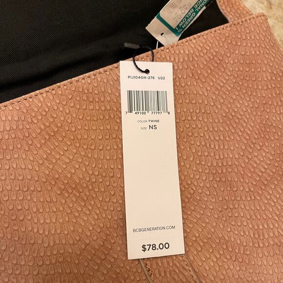 BCBG Generation pink ostrich print clutch purse NWT - Picture 7 of 12